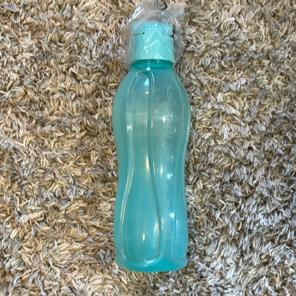 Tupperware 1 L bottle